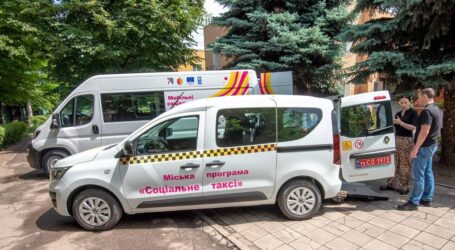 Центр надання соціальних послуг отримав два автомобілі