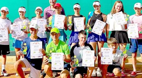 Кам`янчани стали призерами чемпіонату України з тенісу