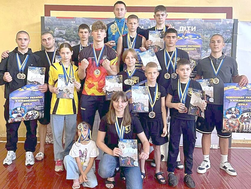 Кікбоксери клубу “Зевс” з Кам`янського стали першими на Чемпіонаті України