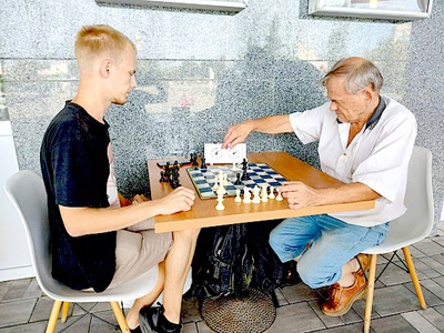 Переможцем шахового турніру у Кам`янському став Ігор Крікент