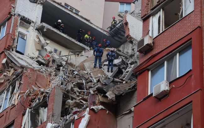Вночі над Дніпропетровщиною наші військові знищили ворожий «Шахед», в Дніпрі всю ніч під завалами шукали людей - ФОТО