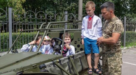 Кам’янчани передали нашим захисникам «Багі» для перевезення поранених
