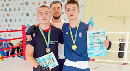 Кращим поєдинком чемпіонату Дніпропетровщини з боксу визнано бій між суперниками-кам`янчанами