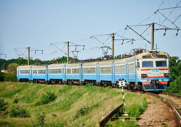На Дніпропетровщині обмежують кількість «електричок» через брак електрики