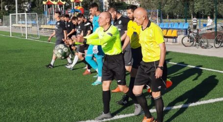 У футбольному чемпіонаті Кам’янського лідером стала команда “Сенатор”