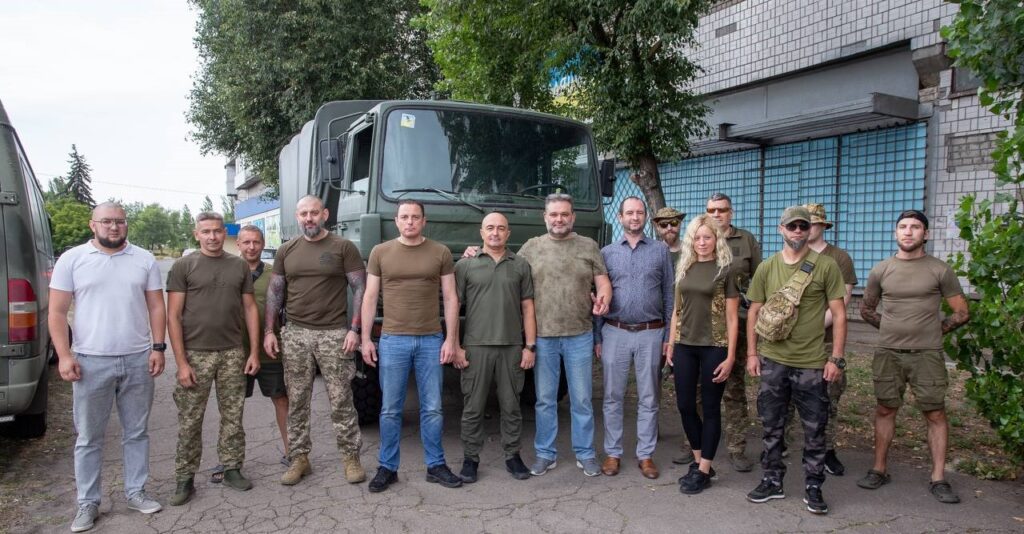Чергова допомога з Кам'янського для наших захисників - ФОТО