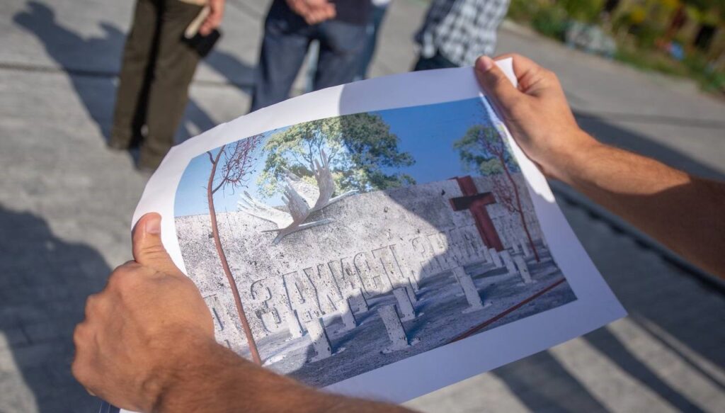 В Кам'янському на меморіальному комплексі загиблим героям на Соцмісті незабаром почнуть встановлювати пам'ятники - ФОТО