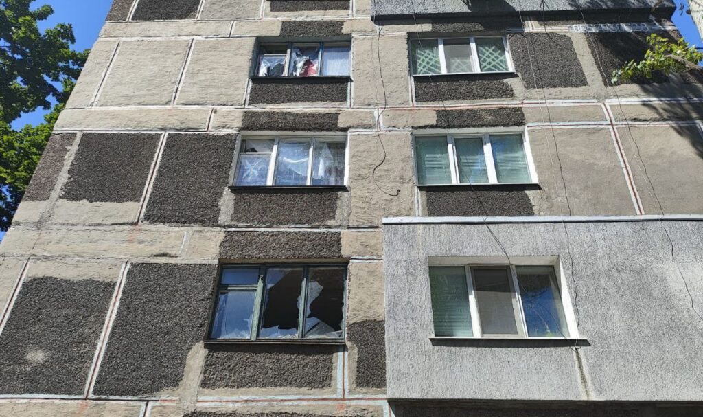 Троє людей постраждали сьогодні через артобстріли на Дніпропетровщині - ФОТО