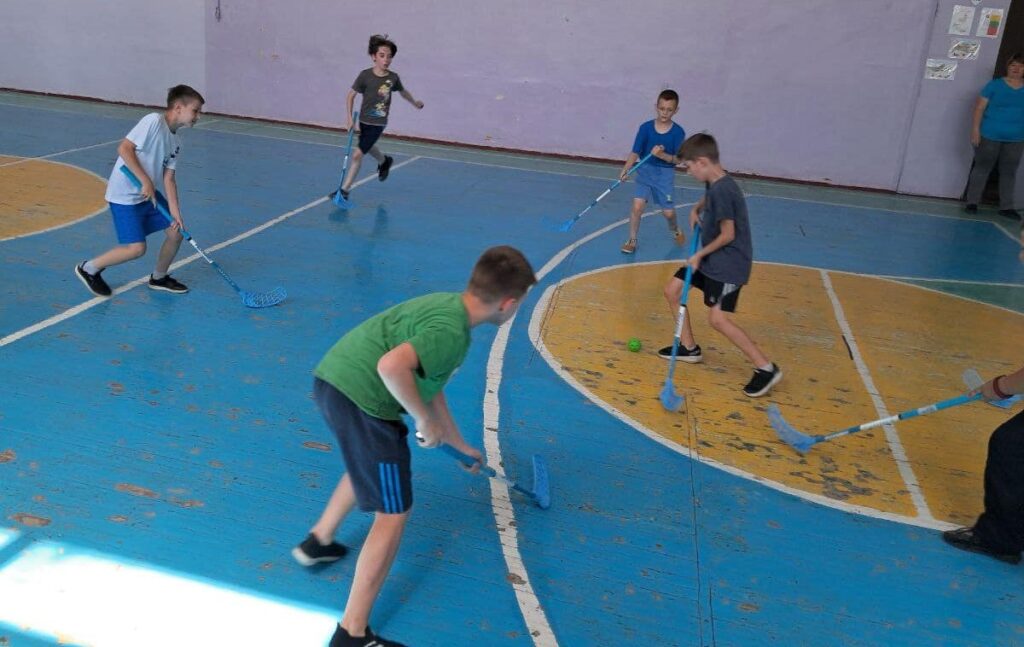 Спорт замість гаджетів: всіх охочих запрошують до спортивного клубу «ДжуніорС», що працює на базі гімназії №34 в Кам'янському - ФОТО