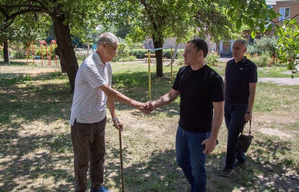 Міський голова Кам'янського провів особистий прийом городян та розповів, як контролюється виконання звернень - ФОТО