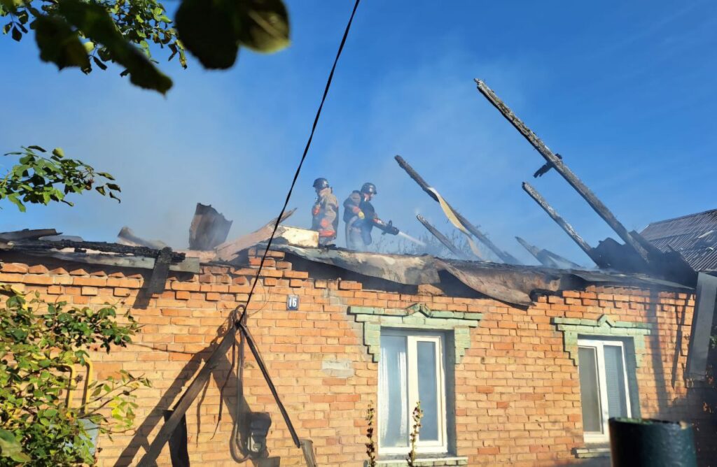Вчора ввечері наші військові знищили над Дніпропетровщиною ворожу ракету, постраждали двоє людей - ФОТО