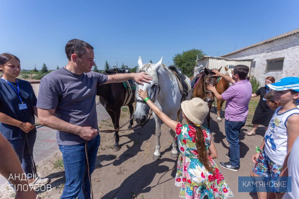 Кам‘янське турбується про родини наших Героїв, які загинули в боях за Україну - ФОТО