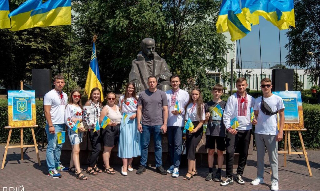 В Кам'янському відзначили День Української Державності - ФОТО