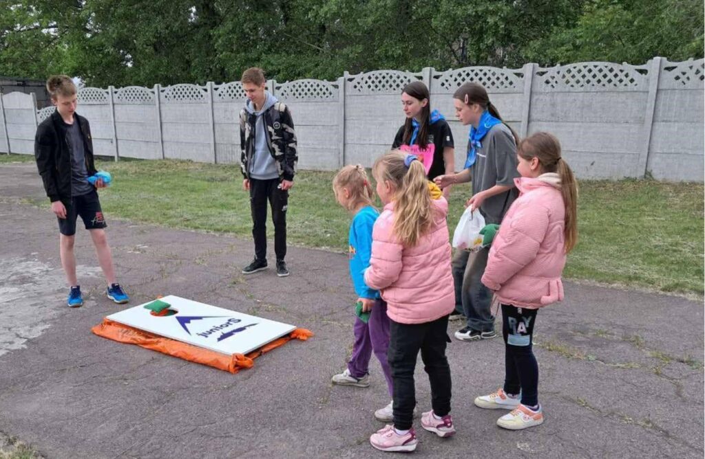 Спорт замість гаджетів: всіх охочих запрошують до спортивного клубу «ДжуніорС», що працює на базі гімназії №34 в Кам'янському - ФОТО