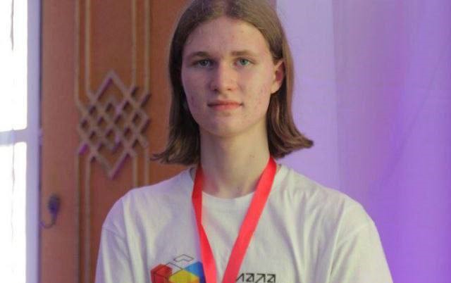 Тисячу балів на чотирьох: випускники шкіл Кам'янського отримали найвищі бали на НМТ - ФОТО