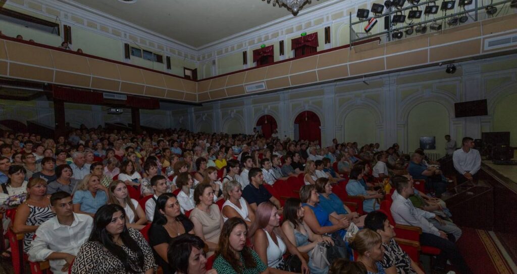 В Кам'янському з професійним святом вітали медичних працівників  - ФОТО