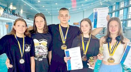 Кам`янчани Валентин Тихенко і Кіра Масалікіна стали призерами чемпіонату України з плавання
