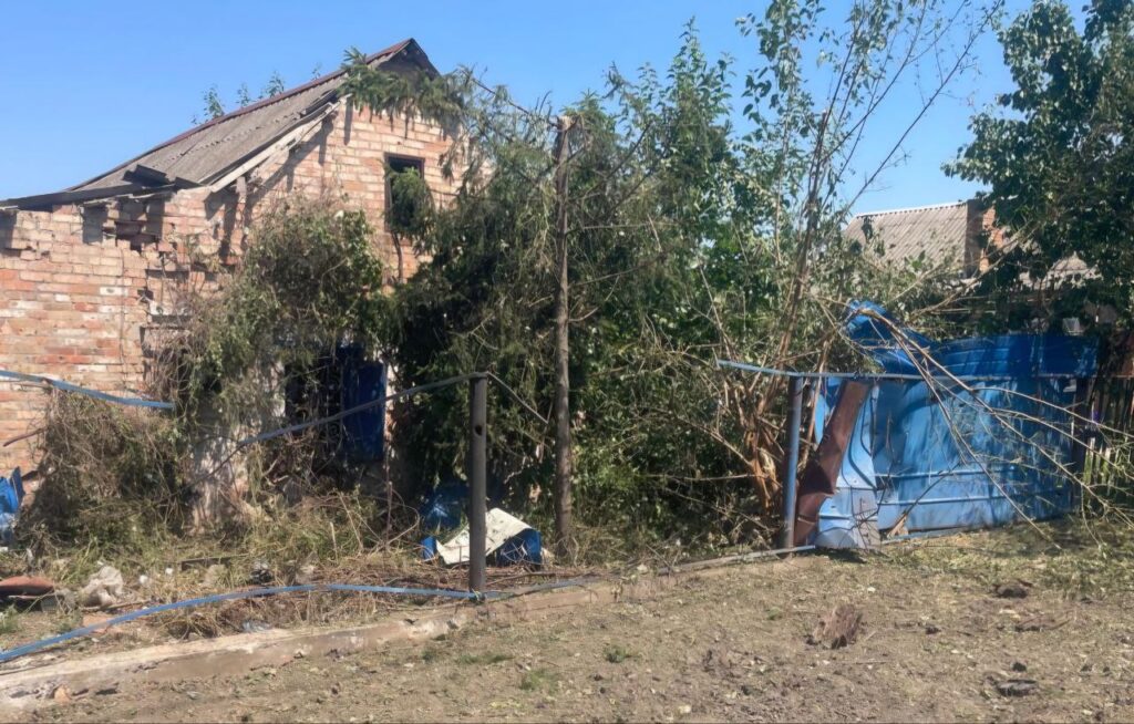 Один з районів Дніпропетровщині вороги атакували ввечері та зранку - ФОТО