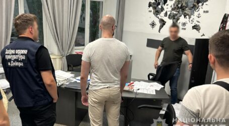 Посадовців Дніпровської міськради підозрюють у крадіжці бюджетних коштів на фіктивному ремонті бомбосховищ