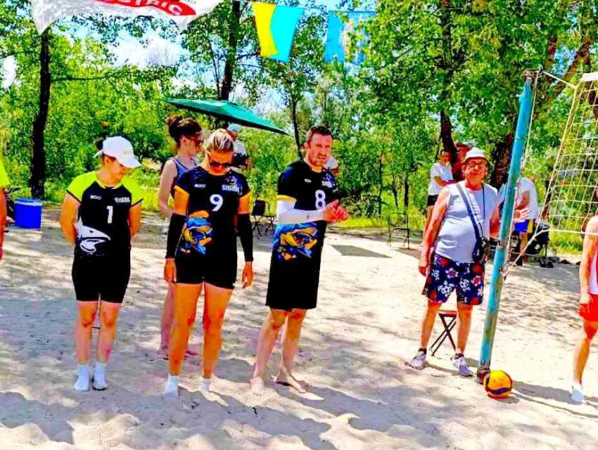 Кам`янська команда “Шарк” стала переможницею традиційного волейбольного турніру, присвяченого Дню Конституції України