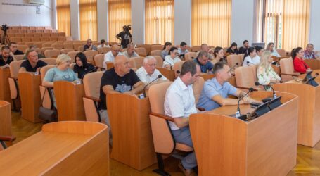 В Кам’янському сьогодні відбулося позачергове засідання сесії міської ради