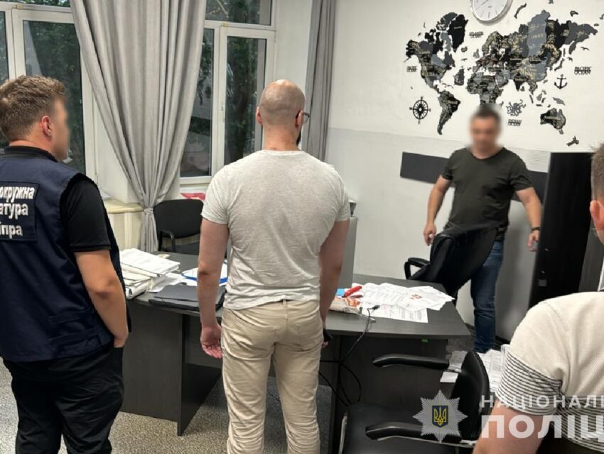 Посадовців Дніпровської міськради підозрюють у крадіжці бюджетних коштів на фіктивному ремонті бомбосховищ
