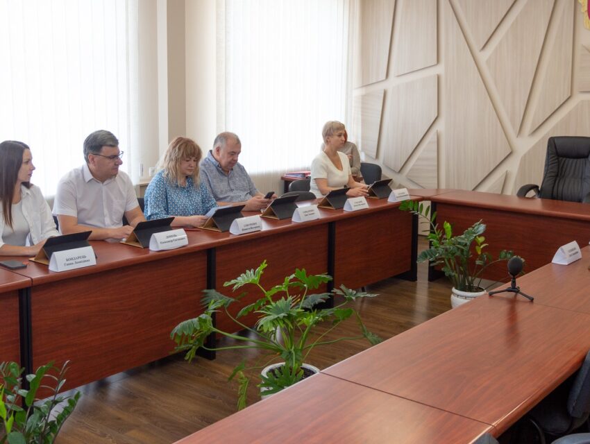 В Кам’янському сьогодні відбулось чергове засідання виконавчого комітету міської ради