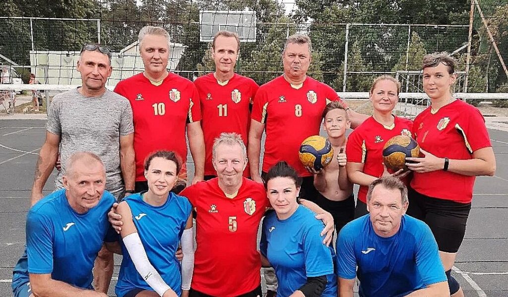Кам`янська "Паляниця" стала володаркою Кубка Вікторії Орєшиної з паркового волейболу - ФОТО