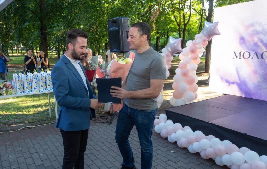 В Кам'янському нагородили молодіжних лідерів громади - ФОТО