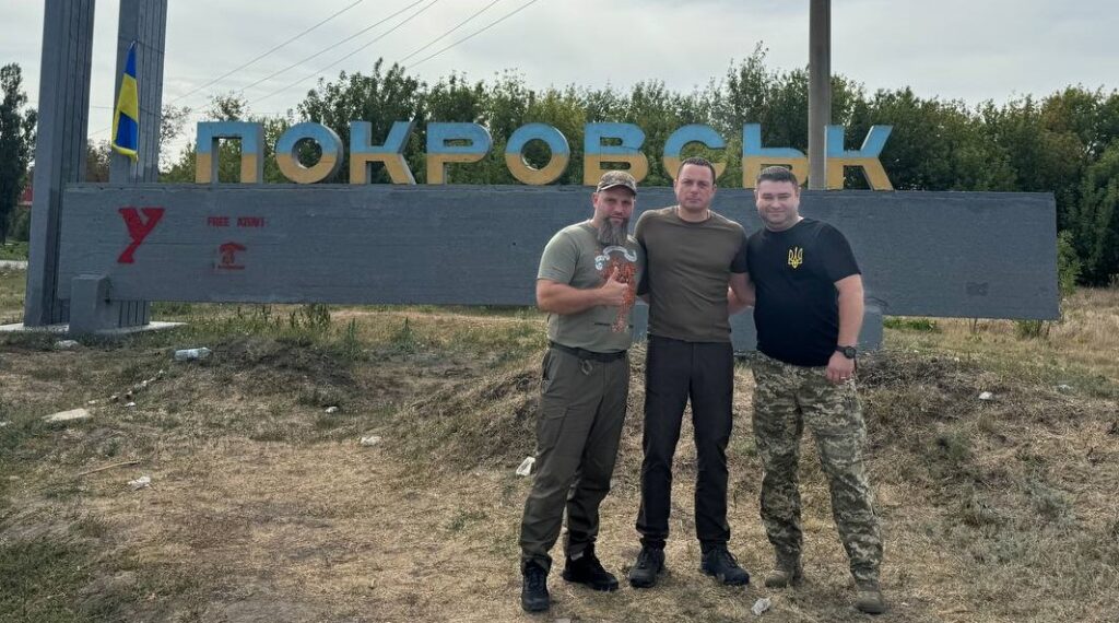 Очільник Кам'янського відвідав військових на Донеччині - ФОТО