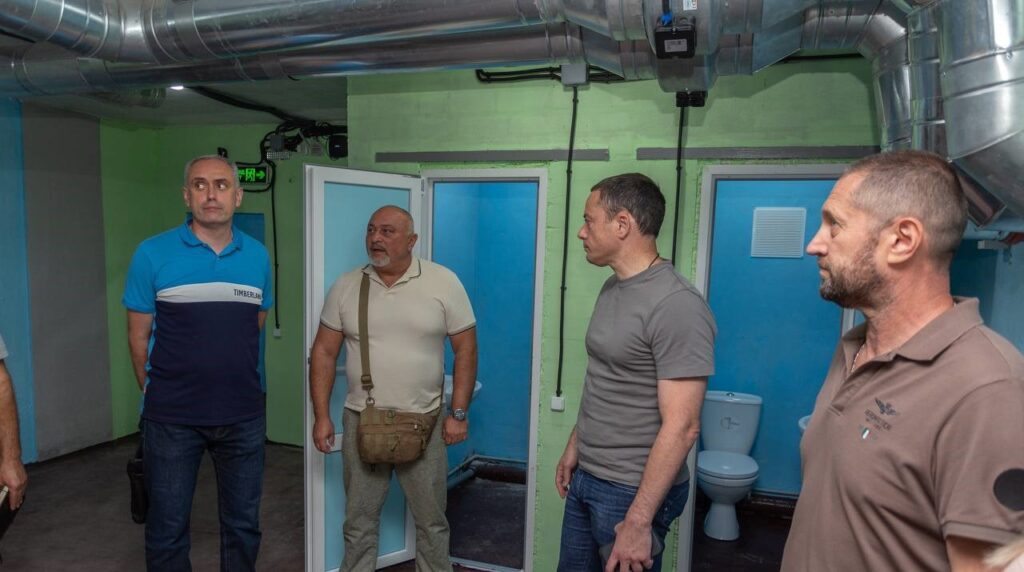 Світло, вода, вентиляція та Wi-Fi: в Кам'янському навели лад у занедбаних бомбосховищах - ФОТО