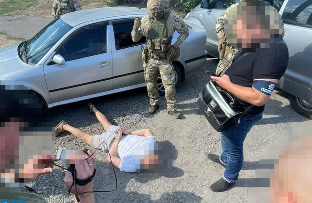 На Дніпропетровщині чоловік замовив вбивство коханця своєї дружини за 15 тисяч доларів (ВІДЕО) - ФОТО