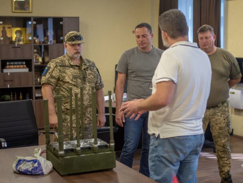 Батальйону ТРО Кам’янського району передали обладнання для захисту від ворога