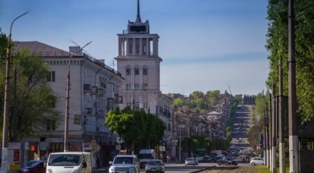 Вночі та зранку в одному з районів Дніпропетровщини знов було гучно від обстрілів