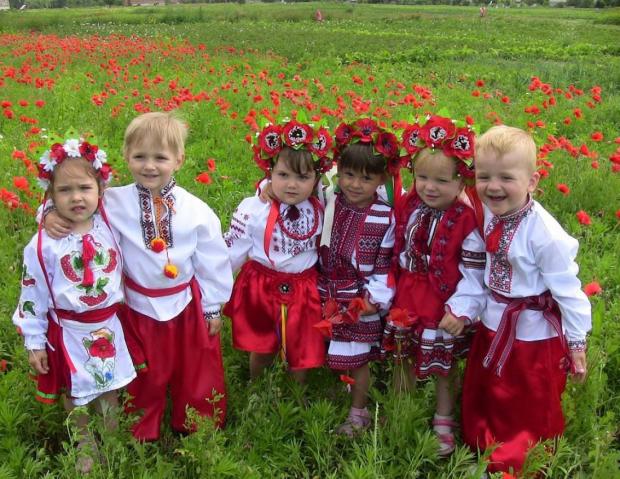 Про те, чиї ми є і Троцького на заборі