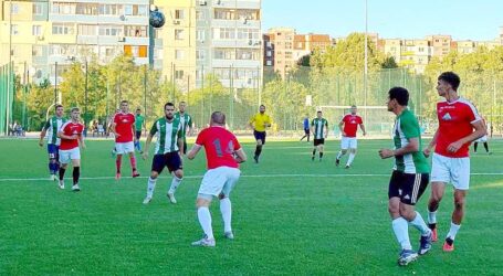 У футбольному чемпіонаті Кам`янського новий лідер
