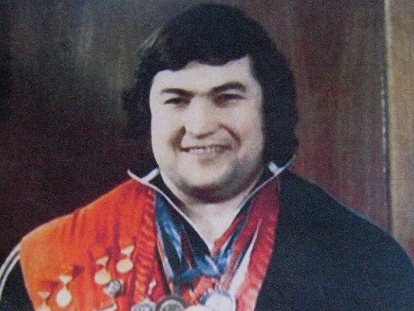 Згадуючи легенду: що спонукало важкоатлета Султана Рахманова перед Олімпіадою – 80 покинути Дніпродзержинськ і переїхати до обласного центру