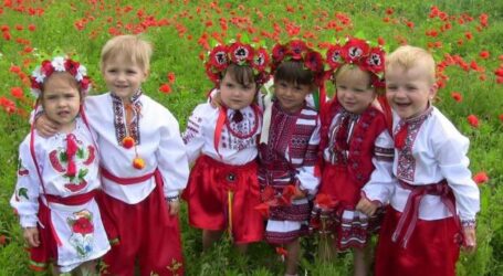 Про те, чиї ми є і Троцького на заборі