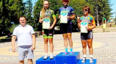Велогонниця з Кам`янського Діана Коноплянка стала срібною призеркою чемпіонату Кіровоградщини