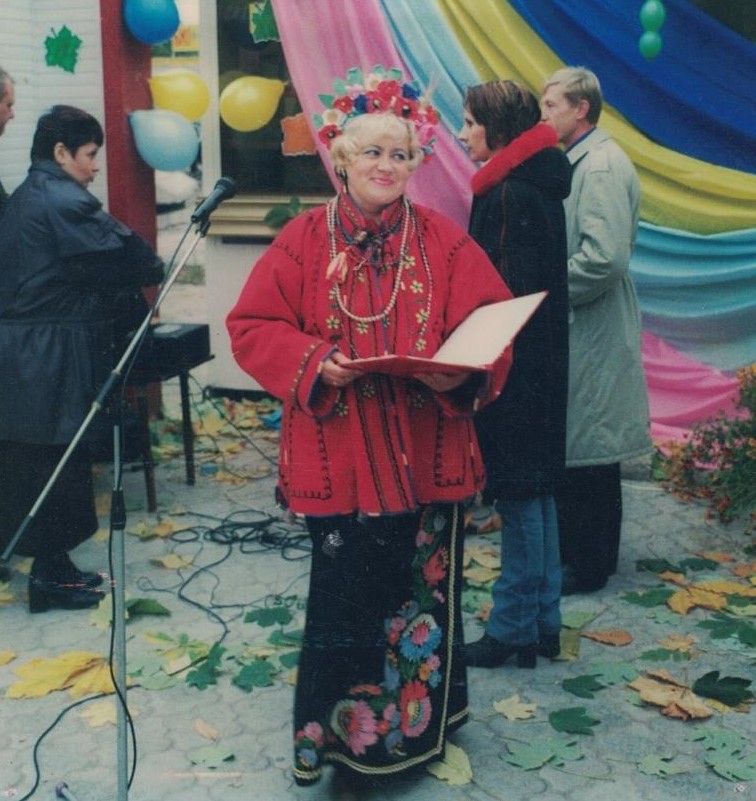 Валентина Яланська: «Без пісні себе не уявляю. Коли виходжу на сцену, то всі життєві негаразди раптом кудись зникають, а за спиною ніби крила виростають» - ФОТО
