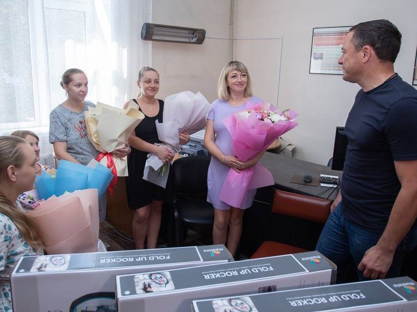 Мер Кам’янського привітав жінок, які народили малечу в дні державних свят