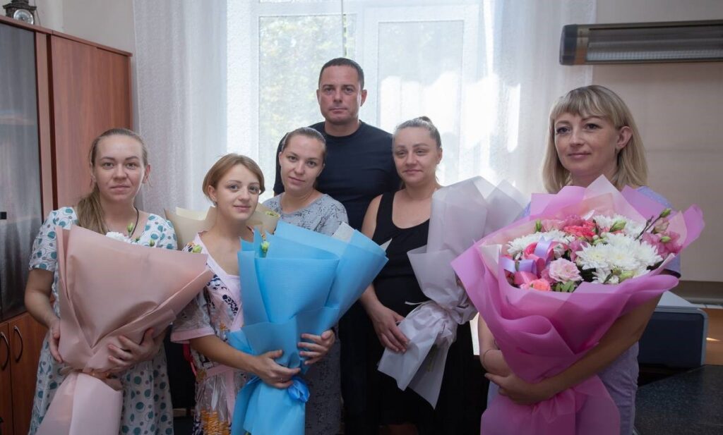 Мер Кам'янського привітав жінок, які народили малечу в дні державних свят - ФОТО