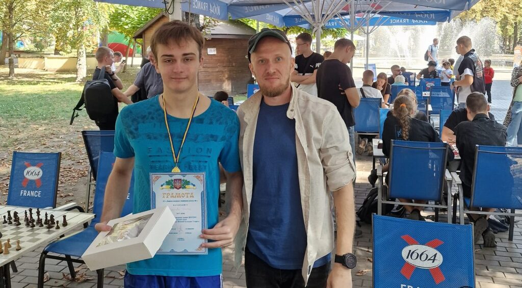 У Кам`янському до Дня фізичної культури і спорту провели шаховий турнір - ФОТО