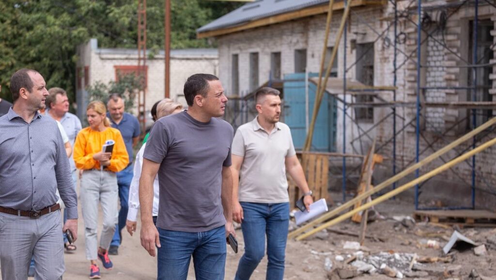 В лікарнях Кам'янського тривають ремонти - ФОТО