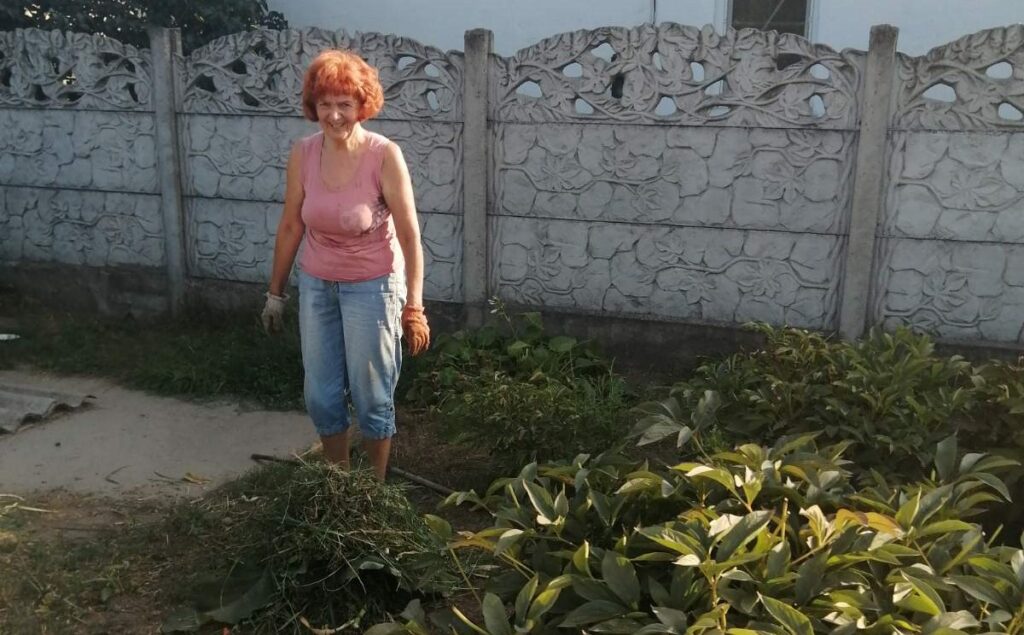 В Кам'янському активні мешканці наводять лад на прибудинкових територіях - ФОТО