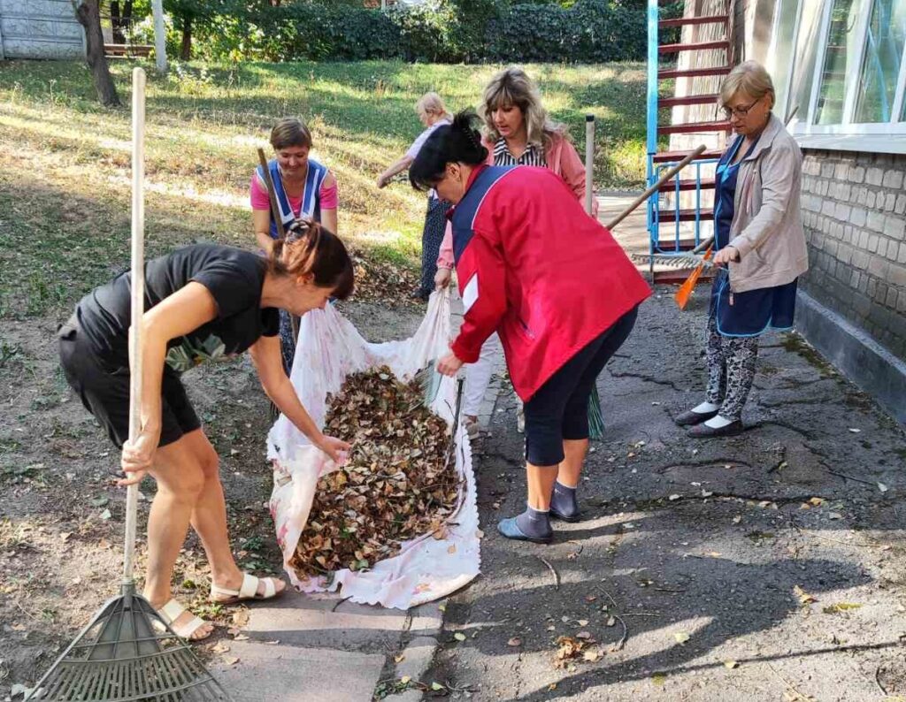 Кам’янське долучилося до Всесвітнього Дня прибирання - ФОТО