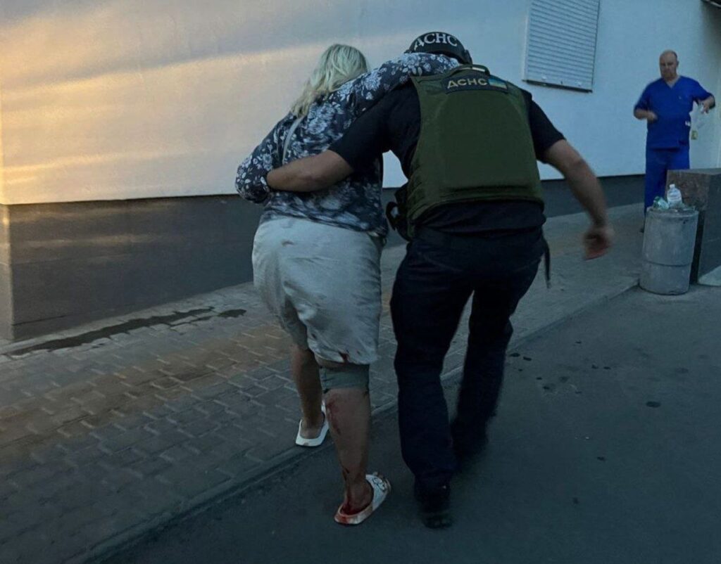 На Дніпропетровщині внаслідок атаки росіян одна людина загинула, дві поранено. - ФОТО