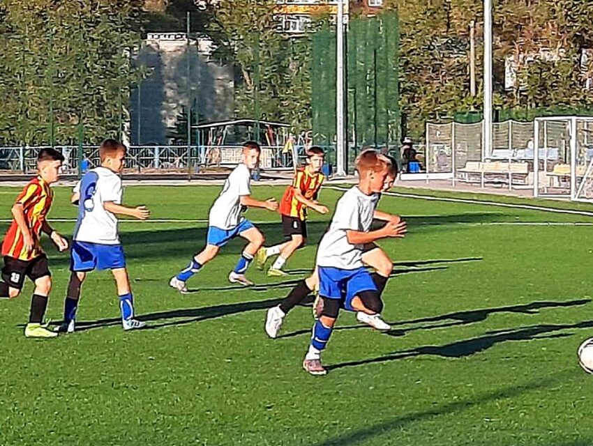 Кам`янчани з перемог розпочали першість Дніпропетровщини з футболу серед дитячих команд