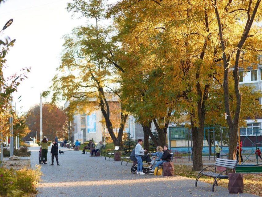 Внаслідок ворожих обстрілів на Дніпропетровщині дві людини зазнали поранень
