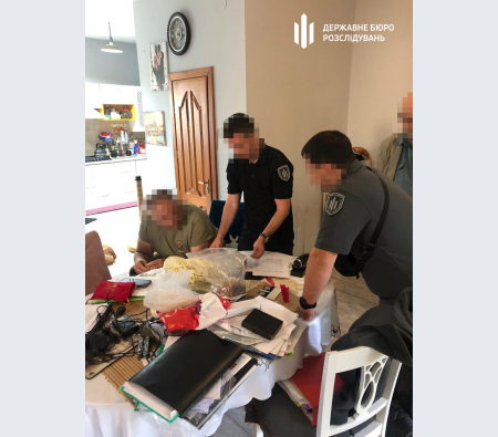 На Дніпропетровщині викрили масштабну оборудку під час закупівлі одягу для військових - ФОТО